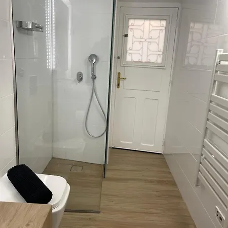 Апартаменты Homeresidence 1 Эрмуполис